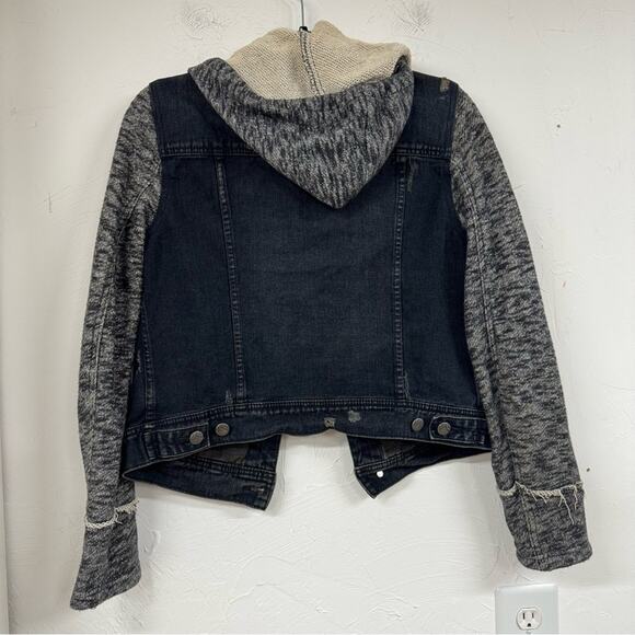 Free People Denim Hoodie Jacket With Grey Sweater Sleeve Womens Medium Jean - Picture 12 of 12